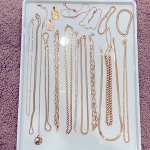 Bundle of 12 gold necklaces, 4 bracelets, and 2 pendants